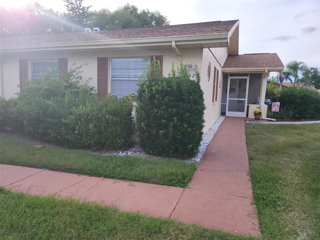 402 FINCHLEY COURT UNIT B SUN CITY CENTER, FL 33573