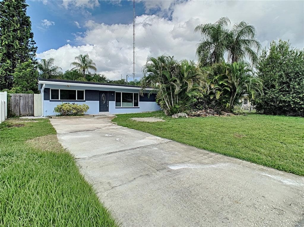 8220 QUAIL ROAD LARGO, FL 33777