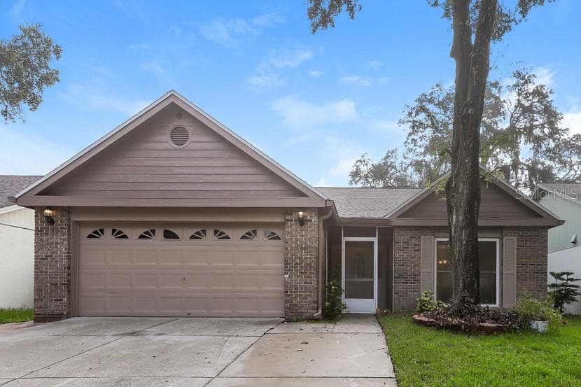 9827 SIR FREDERICK STREET TAMPA, FL 33637