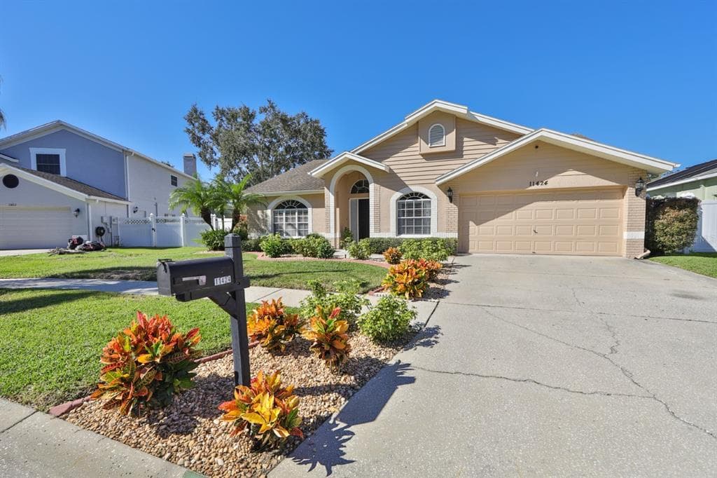 11424 ZENITH CIRCLE TAMPA, FL 33635