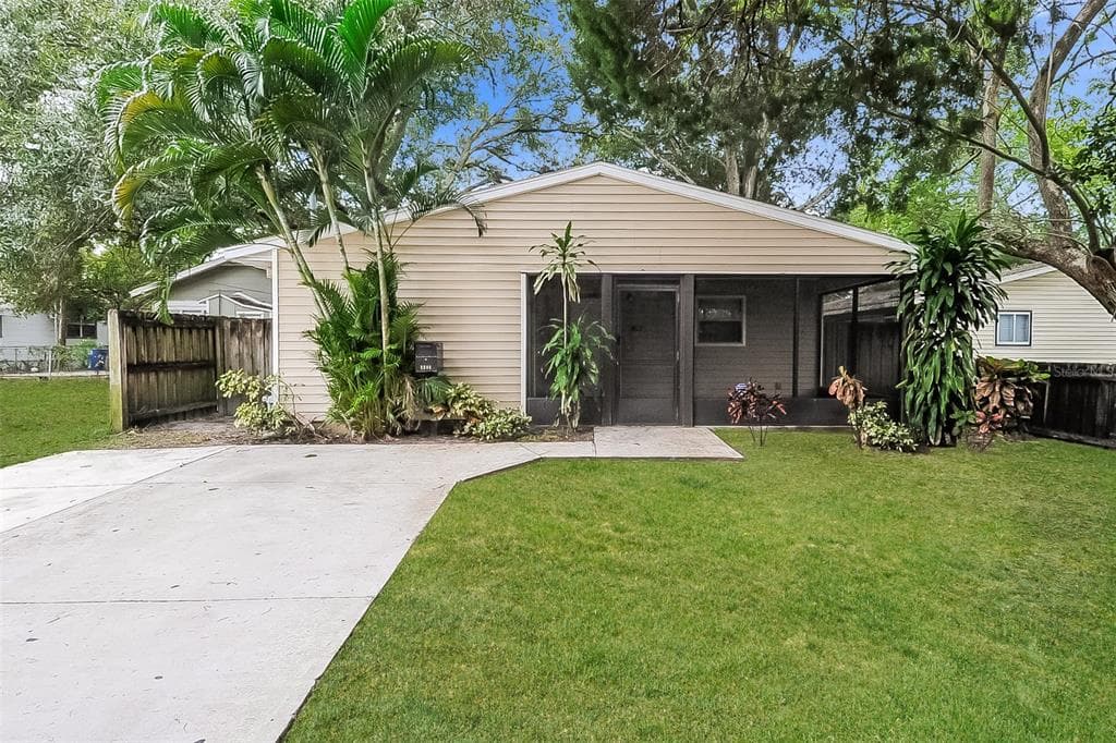 1244 12TH AVENUE S ST PETERSBURG, FL 33705