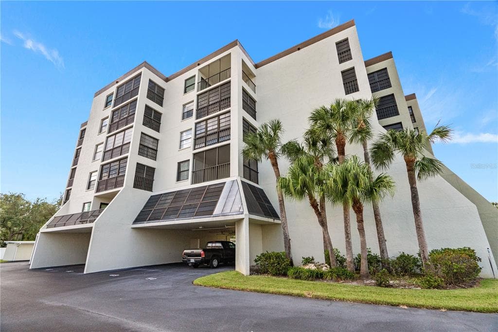 9860 62ND TERRACE N UNIT 1047 ST PETERSBURG, FL 33708