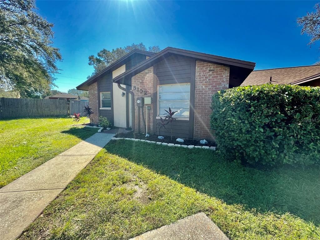 5102 HECTOR COURT TAMPA, FL 33624