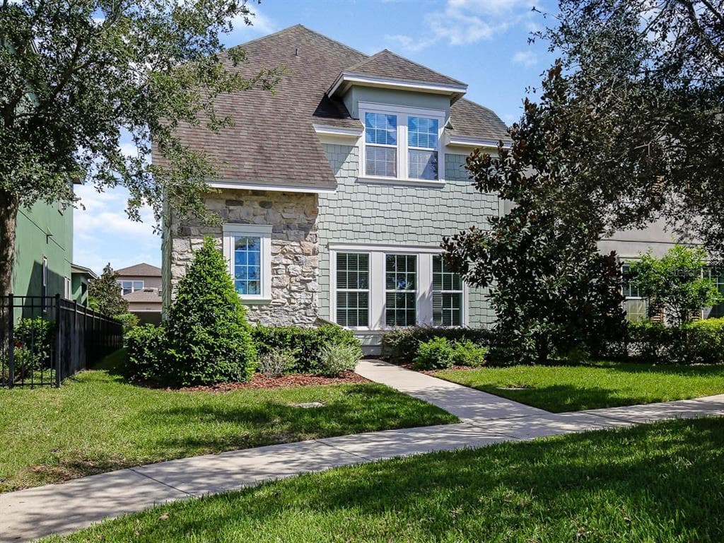 5944 VILLAGE CENTER DR LITHIA, FL 33547