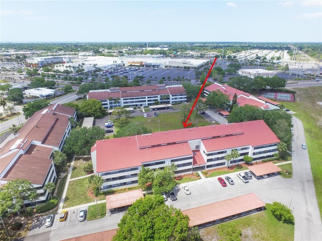 2583 COUNTRYSIDE BOULEVARD UNIT 3307 CLEARWATER, FL 33761