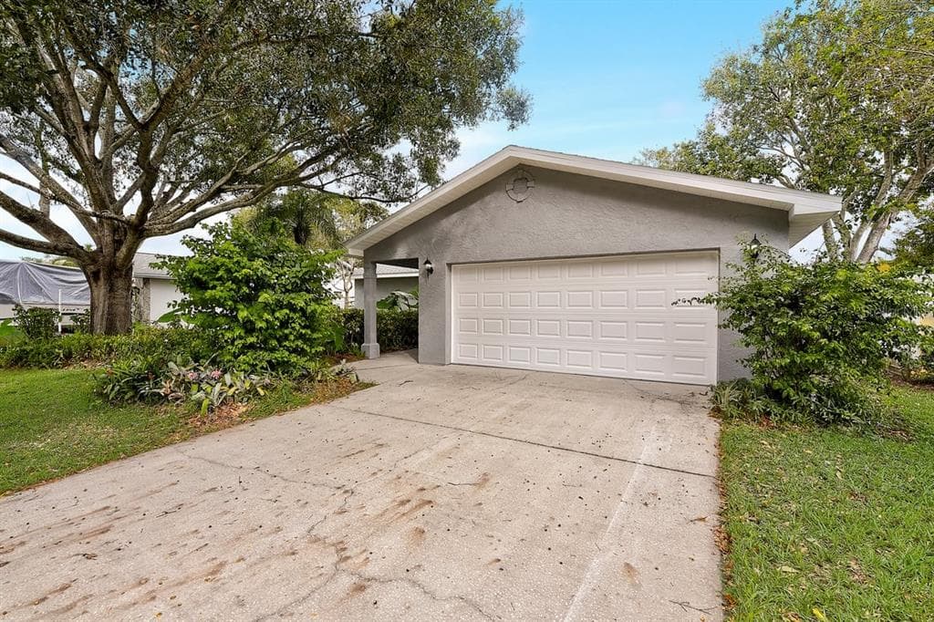 9267 92ND WAY LARGO, FL 33777