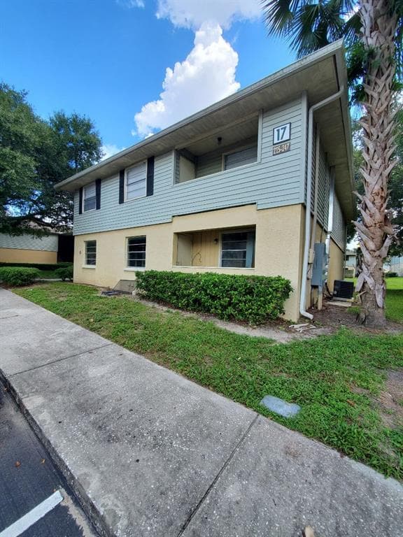 225 THORN TREE PLACE BRANDON, FL 33510