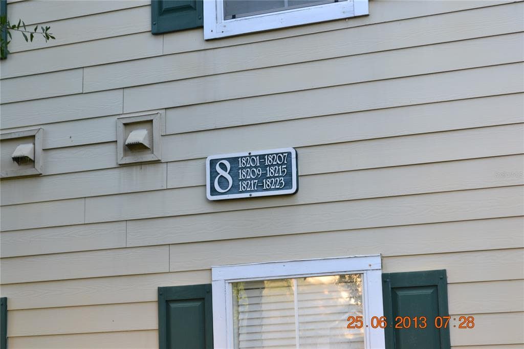 18221 BRIDLE CLUB DRIVE UNIT 8 TAMPA, FL 33647