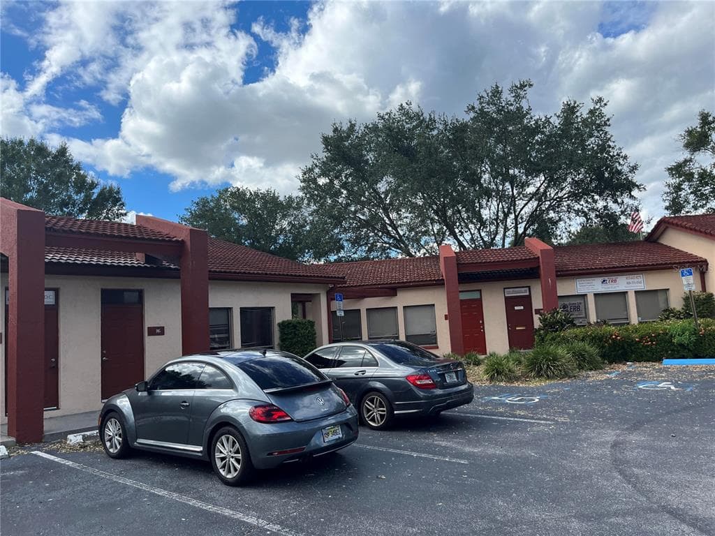 902 W LUMSDEN ROAD BRANDON, FL 33511