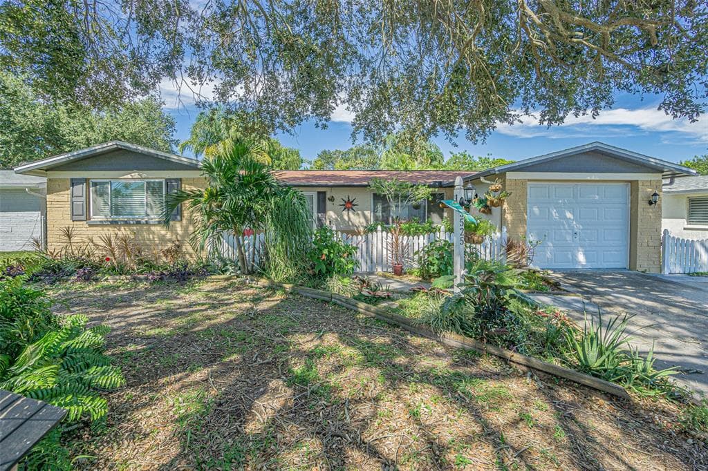 3525 DARLINGTON ROAD HOLIDAY, FL 34691