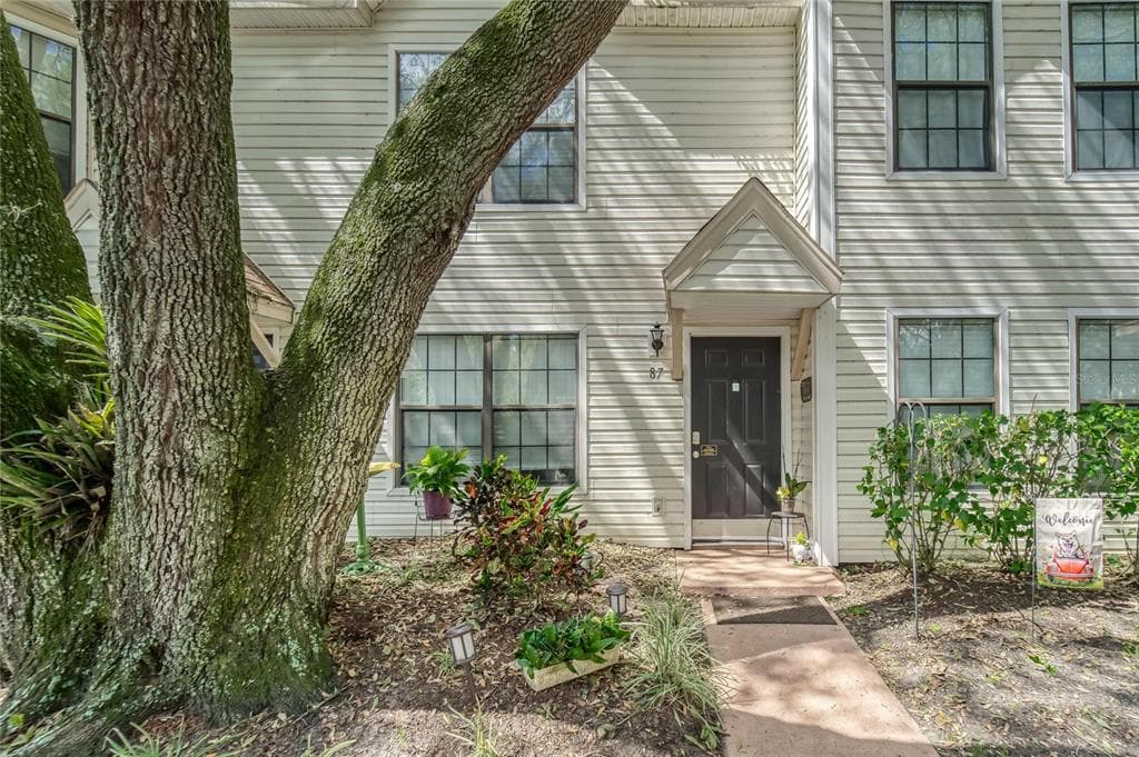 2302 MAKI ROAD UNIT 87 PLANT CITY, FL 33563