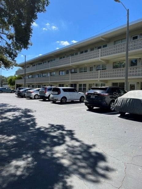 951 N 79TH AVENUE N UNIT 226 ST PETERSBURG, FL 33702