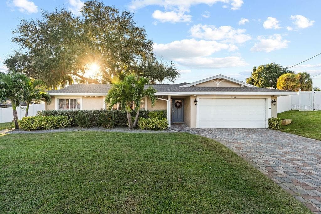 3953 MCKAY CREEK DRIVE LARGO, FL 33770