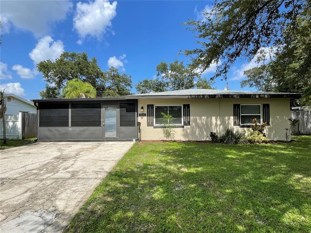 1241 61ST AVENUE N ST PETERSBURG, FL 33703