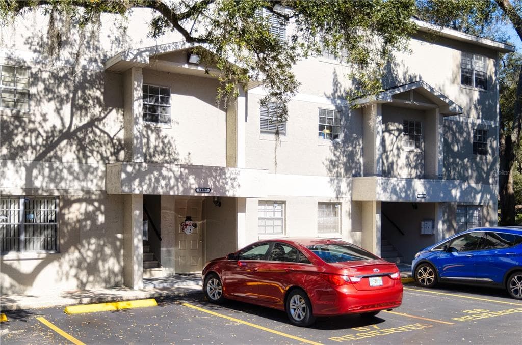 14446 REUTER STRASSE CIRCLE UNIT 3 TAMPA, FL 33613