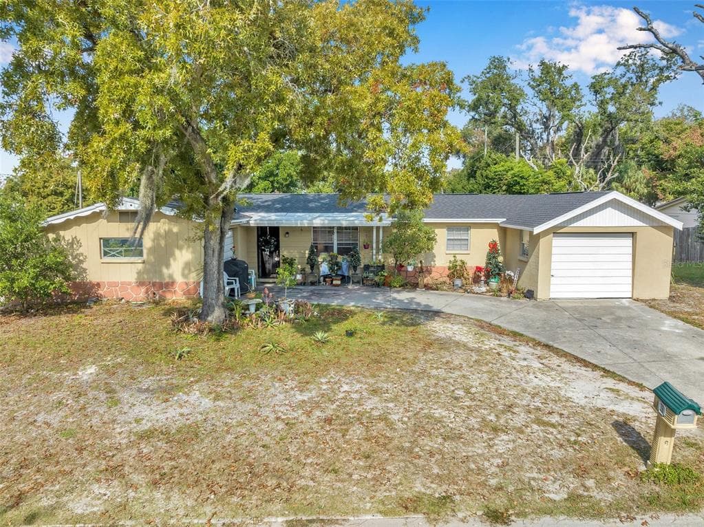 4405 BEACON SQUARE DRIVE HOLIDAY, FL 34691