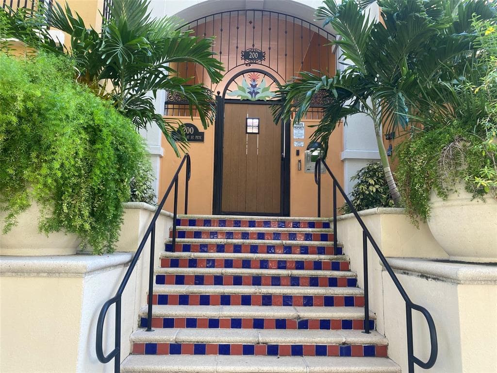 200 4TH AVENUE S UNIT 317 ST PETERSBURG, FL 33701