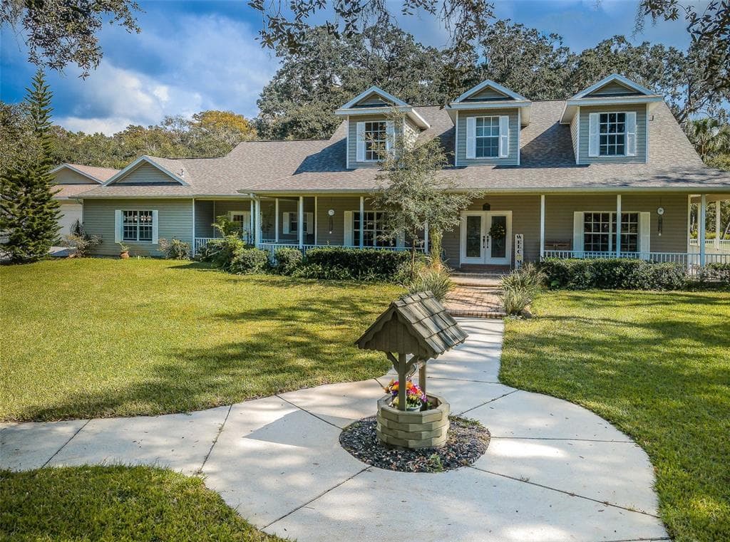 10836 THOROUGHBRED LANE