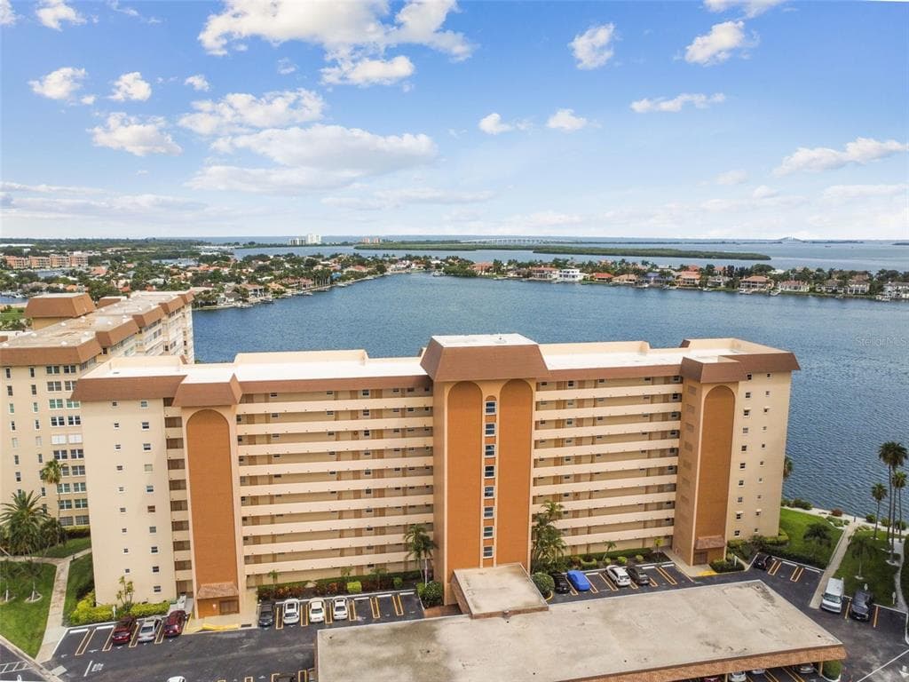5130 BRITTANY DRIVE S UNIT 806 ST PETERSBURG, FL 33715
