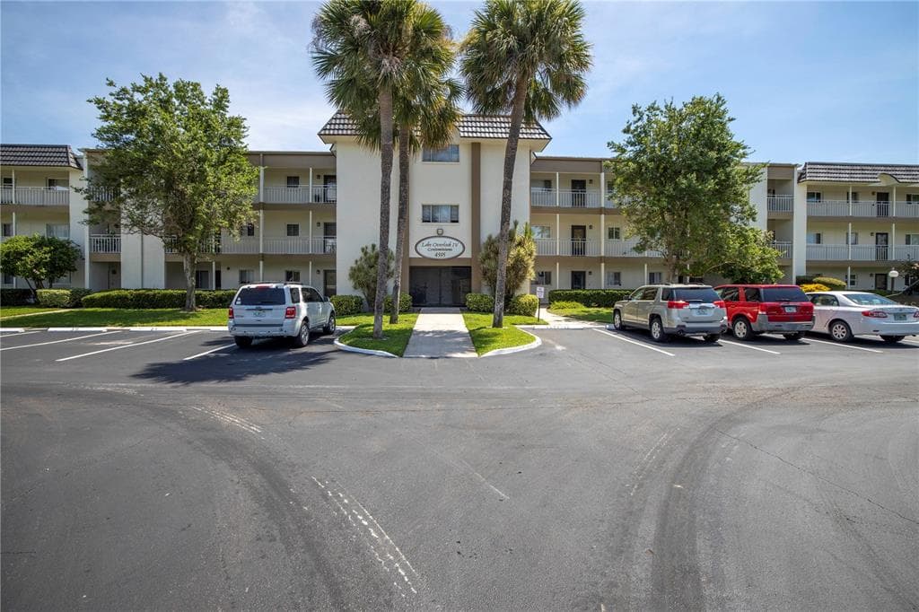 4595 CHANCELLOR STREET NE UNIT 340 ST PETERSBURG, FL 33703