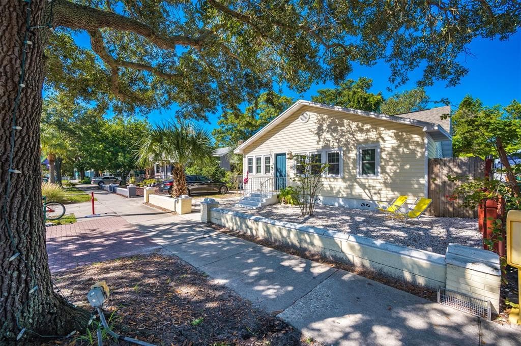 2819 BEACH BOULEVARD S GULFPORT, FL 33707