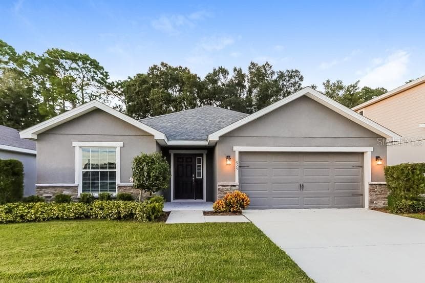 925 PEARLY RIDGE LN LAKELAND, FL 33809