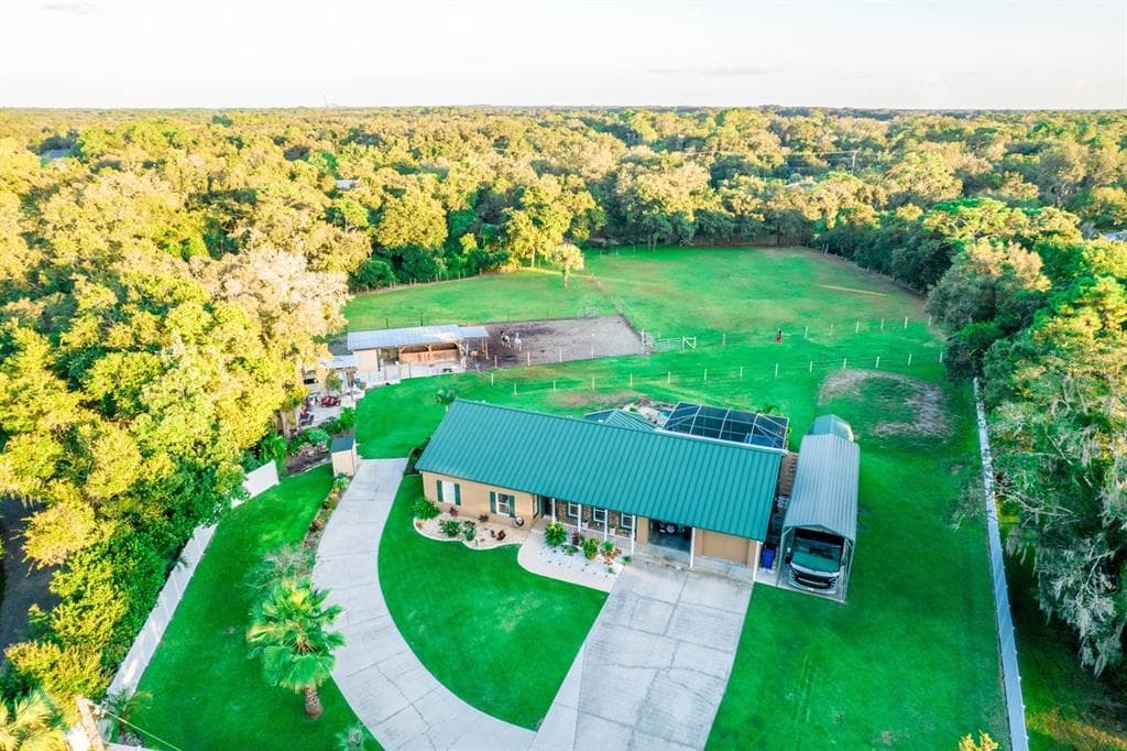 2504 STAMPEDE COURT WIMAUMA, FL 33598