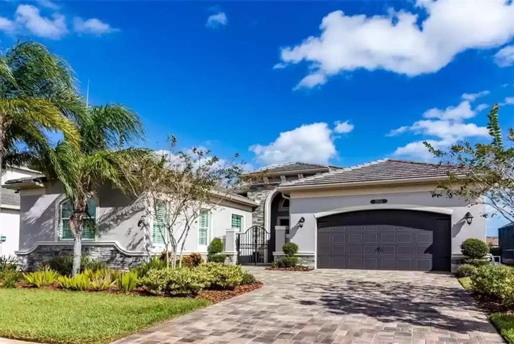 2552 OAKWOOD PRESERVE DRIVE