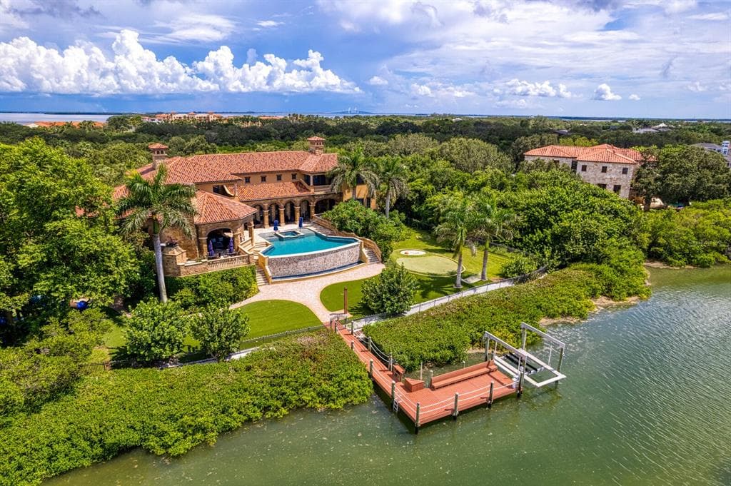 1523 OCEANVIEW DRIVE TIERRA VERDE, FL 33715
