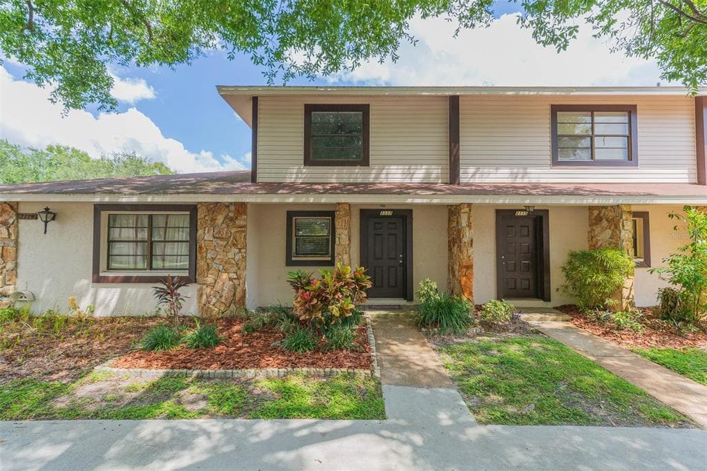 2117 AUTUMN CHACE COURT TAMPA, FL 33613