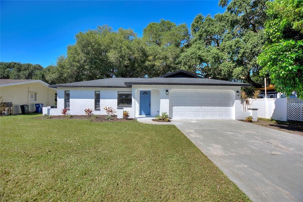 1724 GROVE DRIVE CLEARWATER, FL 33759