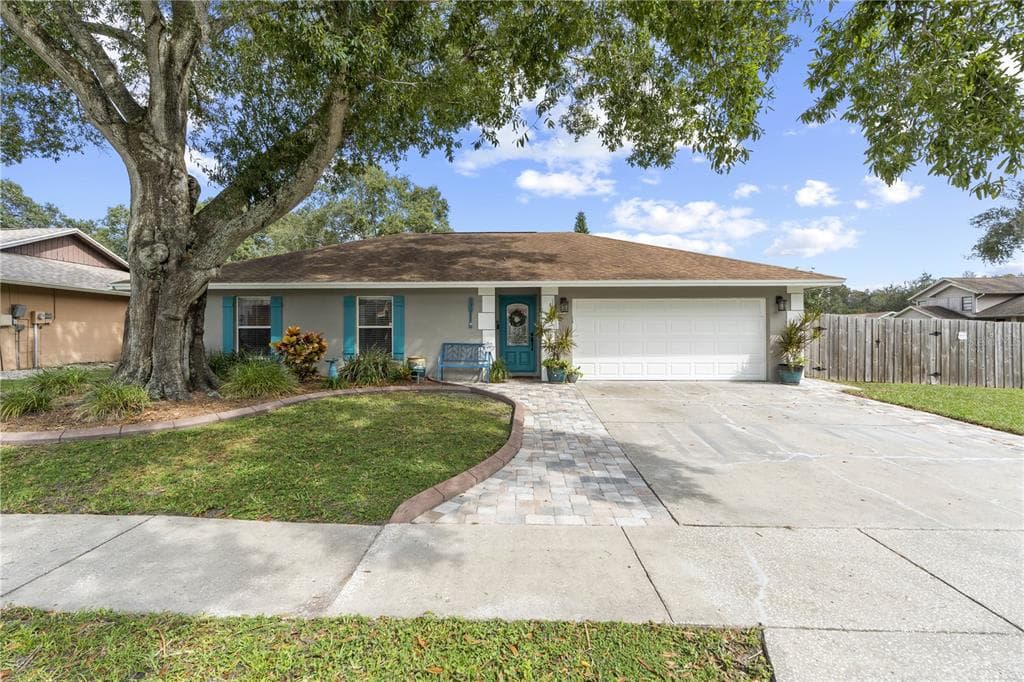 13611 OLD FARM DRIVE TAMPA, FL 33625