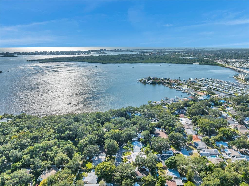 8317 40TH AVENUE N ST PETERSBURG, FL 33709