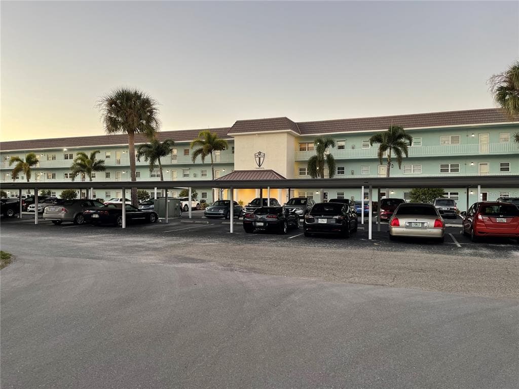 7 DUNOON PLACE UNIT 207 DUNEDIN, FL 34698