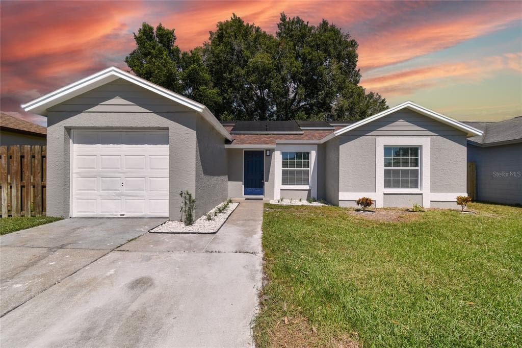 1904 CHABLIS COURT VALRICO, FL 33594
