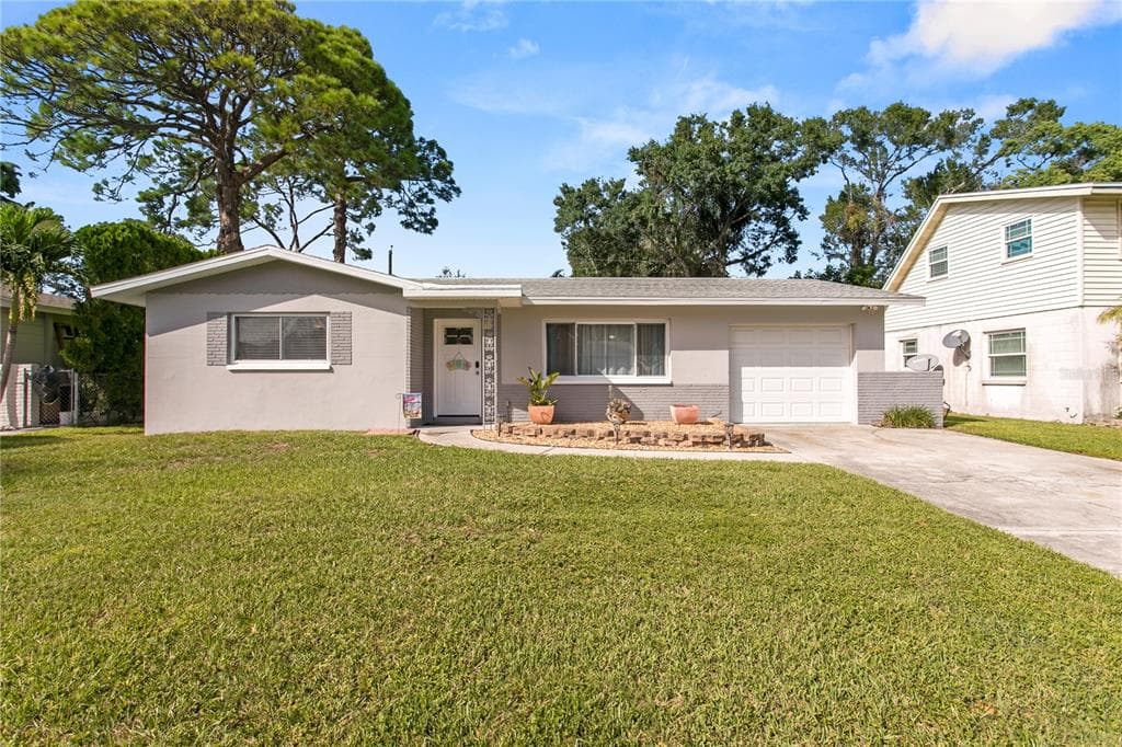12551 82ND TERRACE SEMINOLE, FL 33776