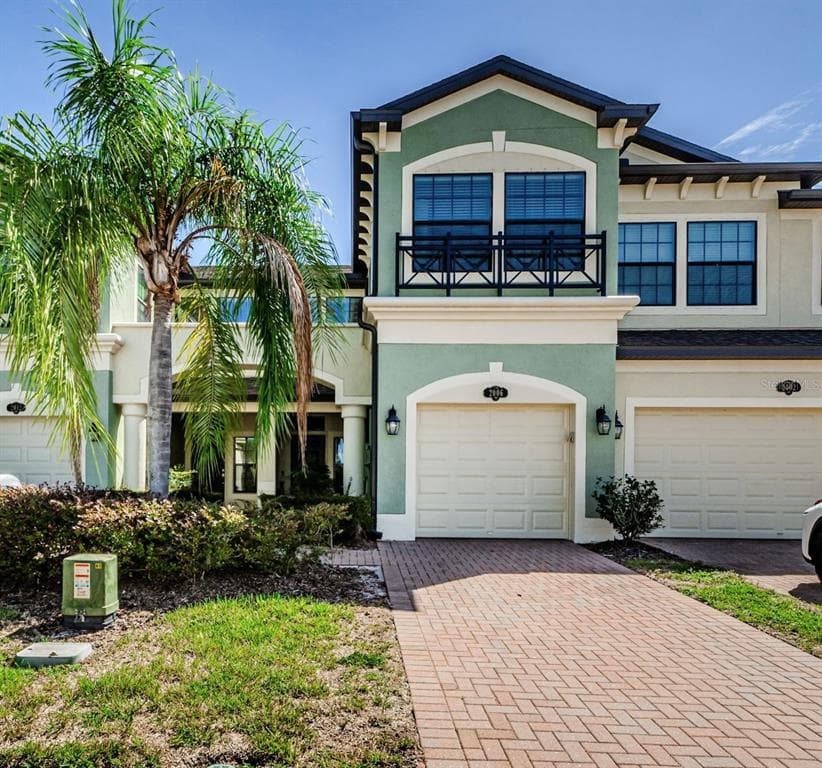 2006 LAKE WATERS PLACE LUTZ, FL 33558