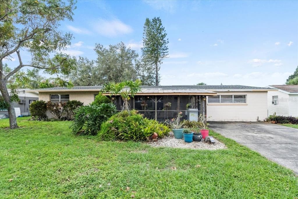 5604 21ST STREET COURT W