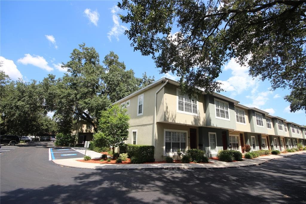 5860 NATURE TERRACE COVE TAMPA, FL 33617