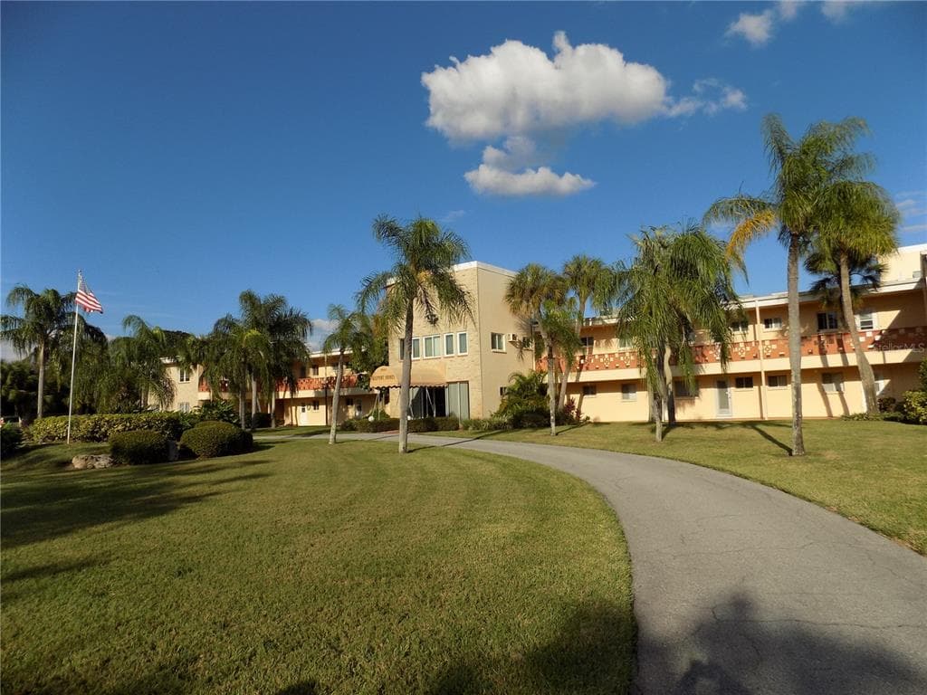 2900 S 45TH STREET SOUTH UNIT 13 GULFPORT, FL 33711