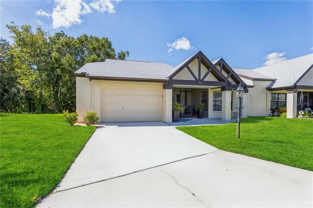 752 LAKEWOOD DRIVE PALM HARBOR, FL 34684