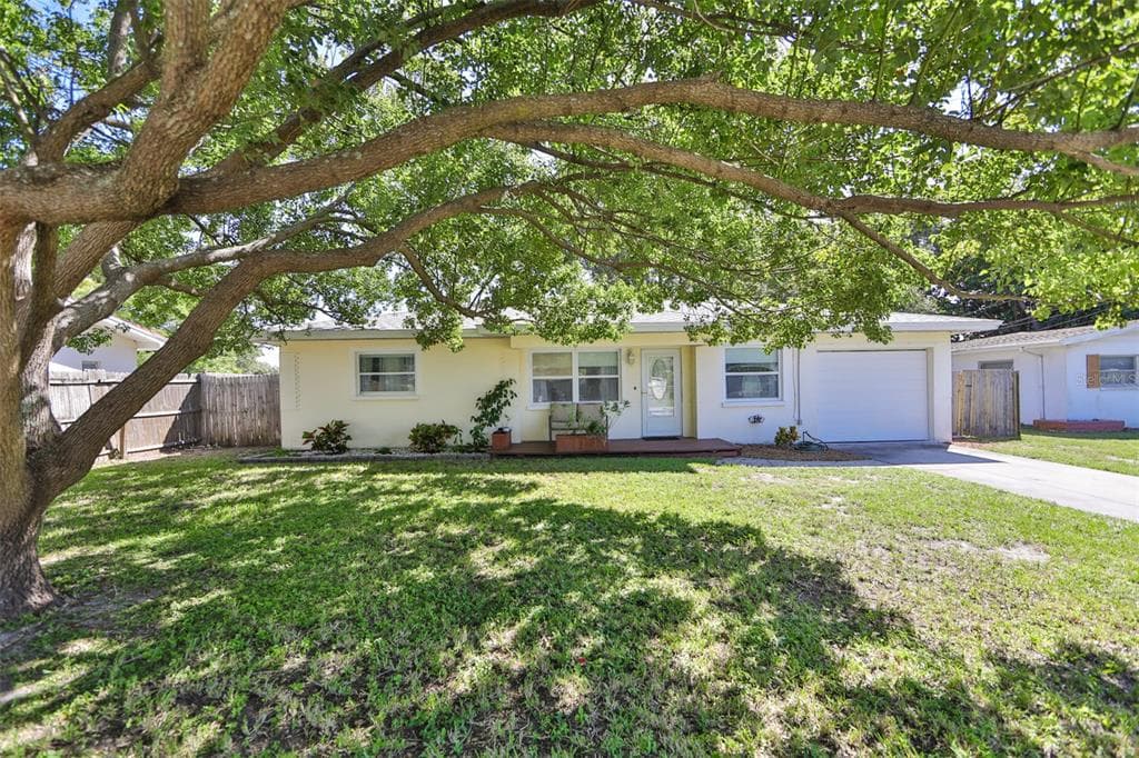 605 BROOKSIDE DRIVE CLEARWATER, FL 33764