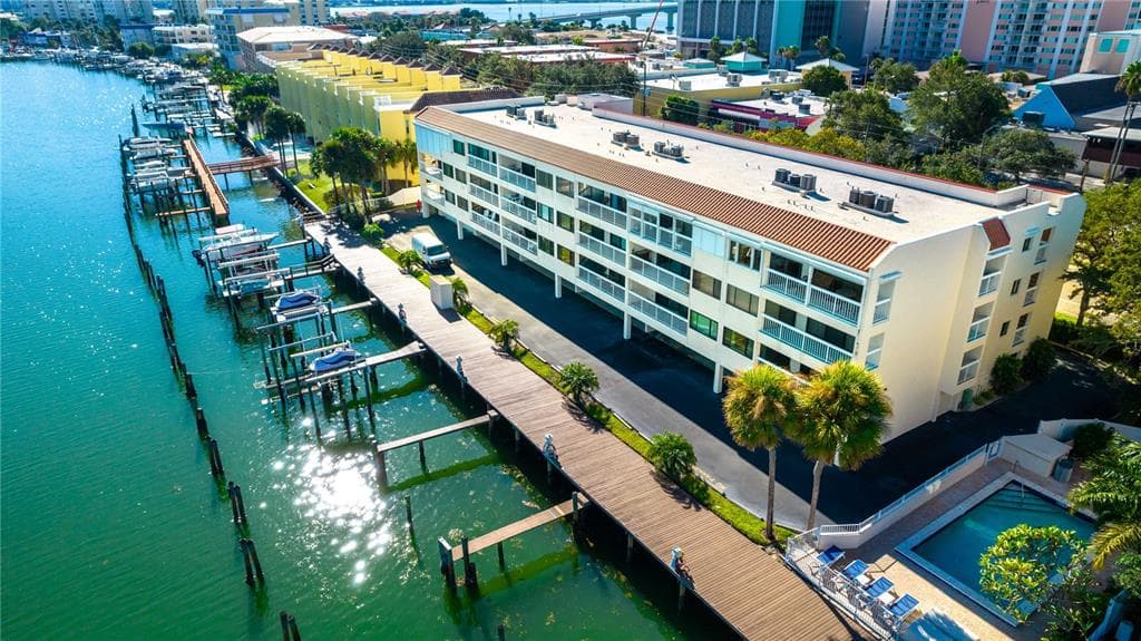 640 BAYWAY BOULEVARD UNIT 103 CLEARWATER BEACH, FL 33767