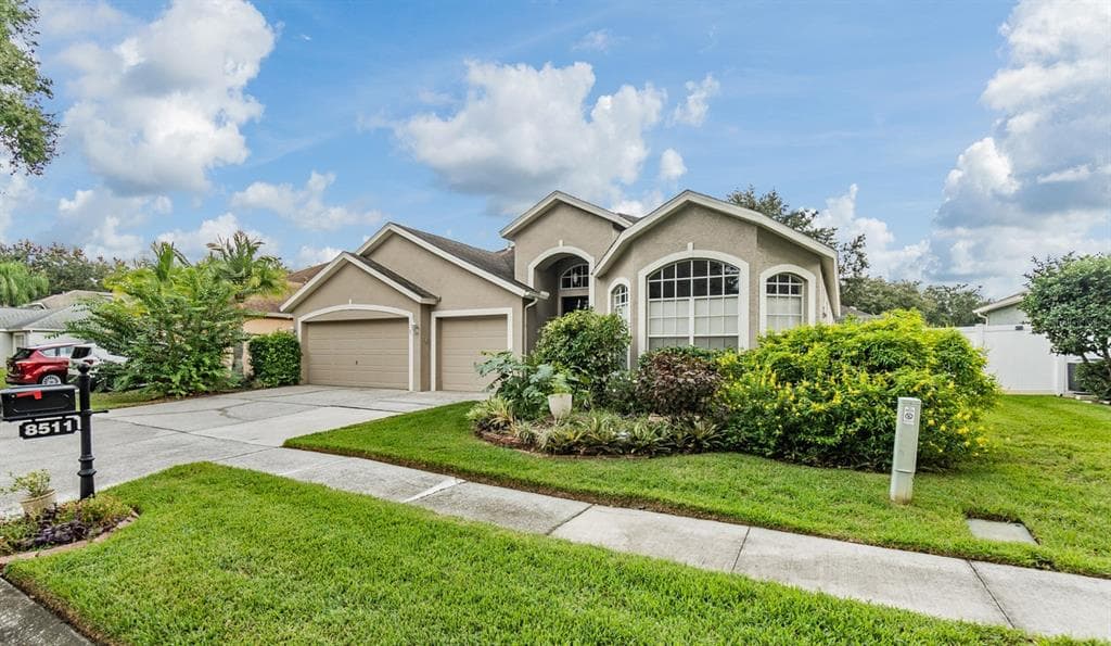 8511 KINGS RAIL WAY TAMPA, FL 33647