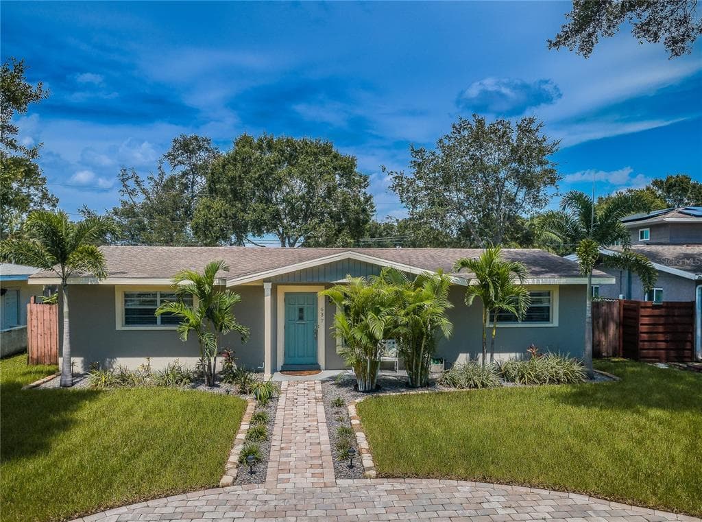 637 41ST AVENUE NE ST PETERSBURG, FL 33703