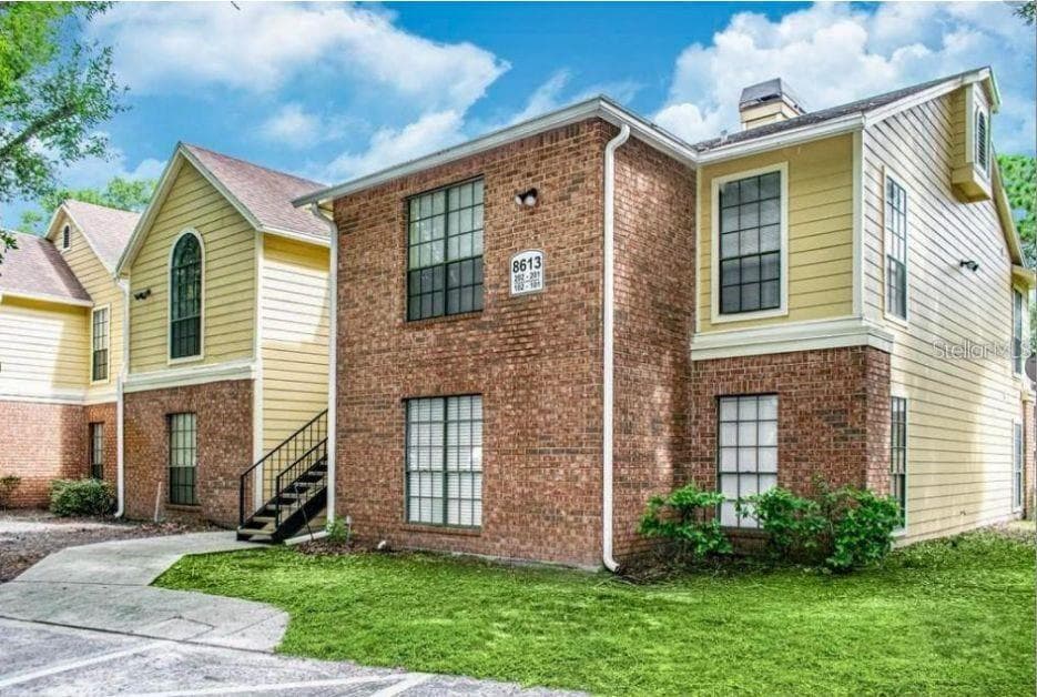 8613 MALLARD RESERVE DRIVE UNIT 202 TAMPA, FL 33614