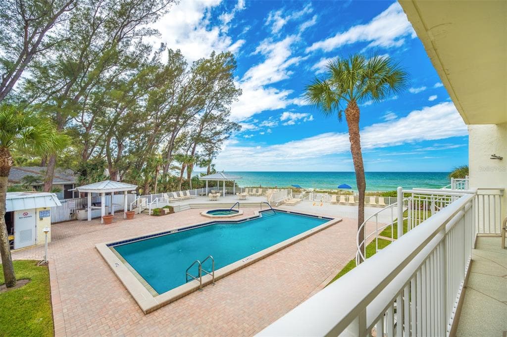 2504 GULF BOULEVARD UNIT 106 INDIAN ROCKS BEACH, FL 33785