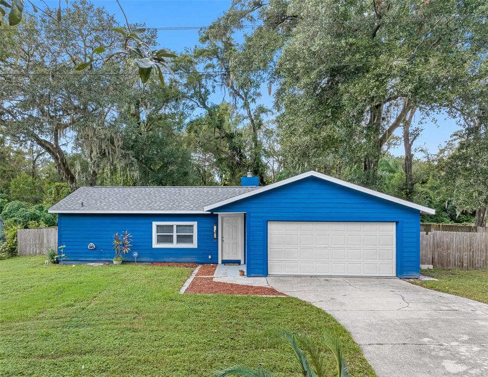 1011 LENNA AVENUE SEFFNER, FL 33584