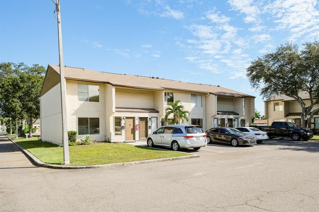 6323 23RD STREET N ST PETERSBURG, FL 33702