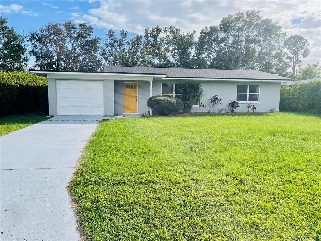 2715 40TH AVENUE W BRADENTON, FL 34205